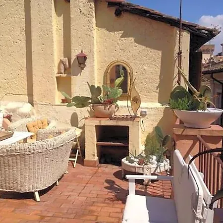 Natural Pantheon Terrace Appartement